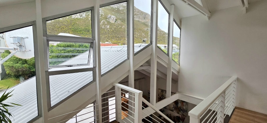 3 Bedroom Property for Sale in Voelklip Western Cape